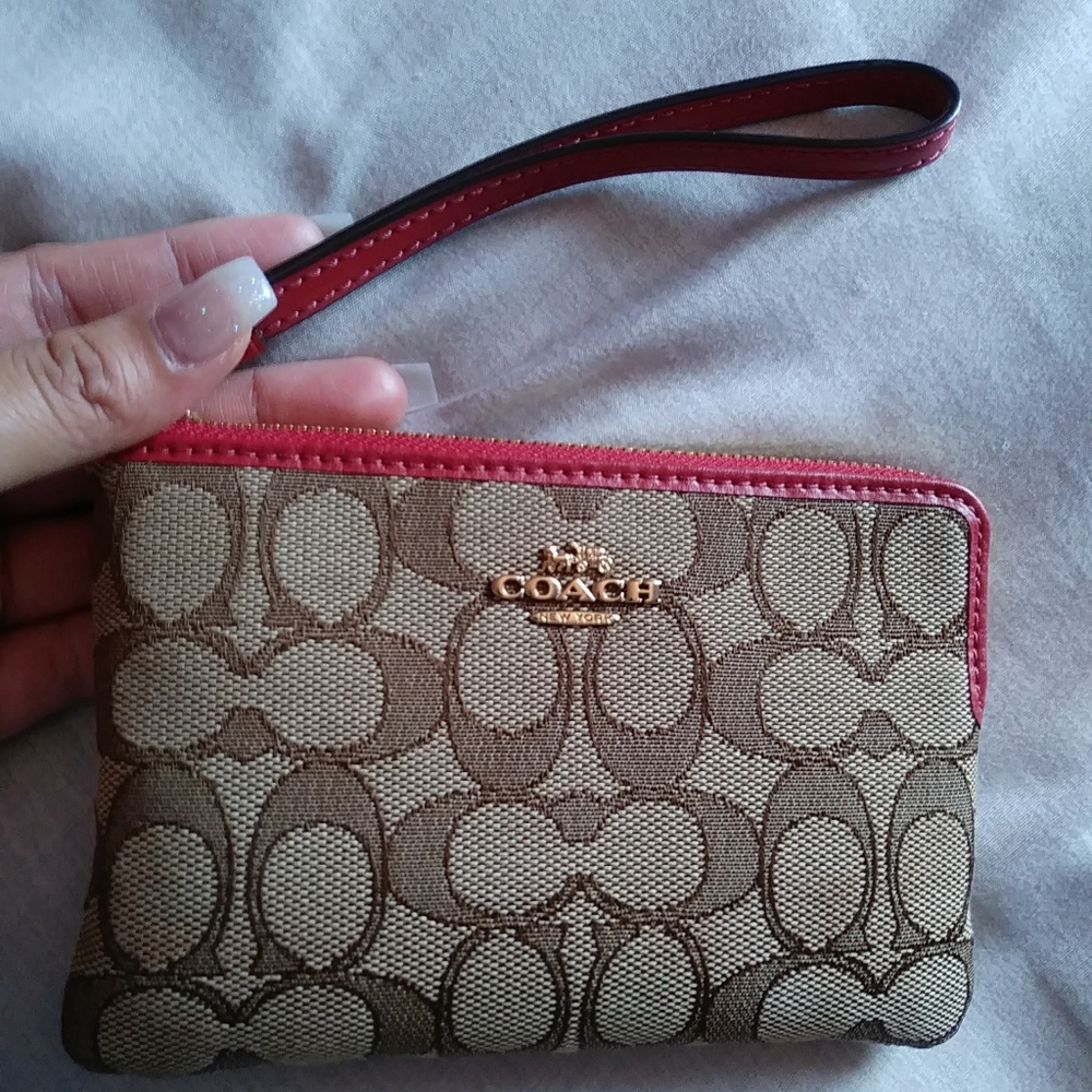 New Coach Wristlet 💗